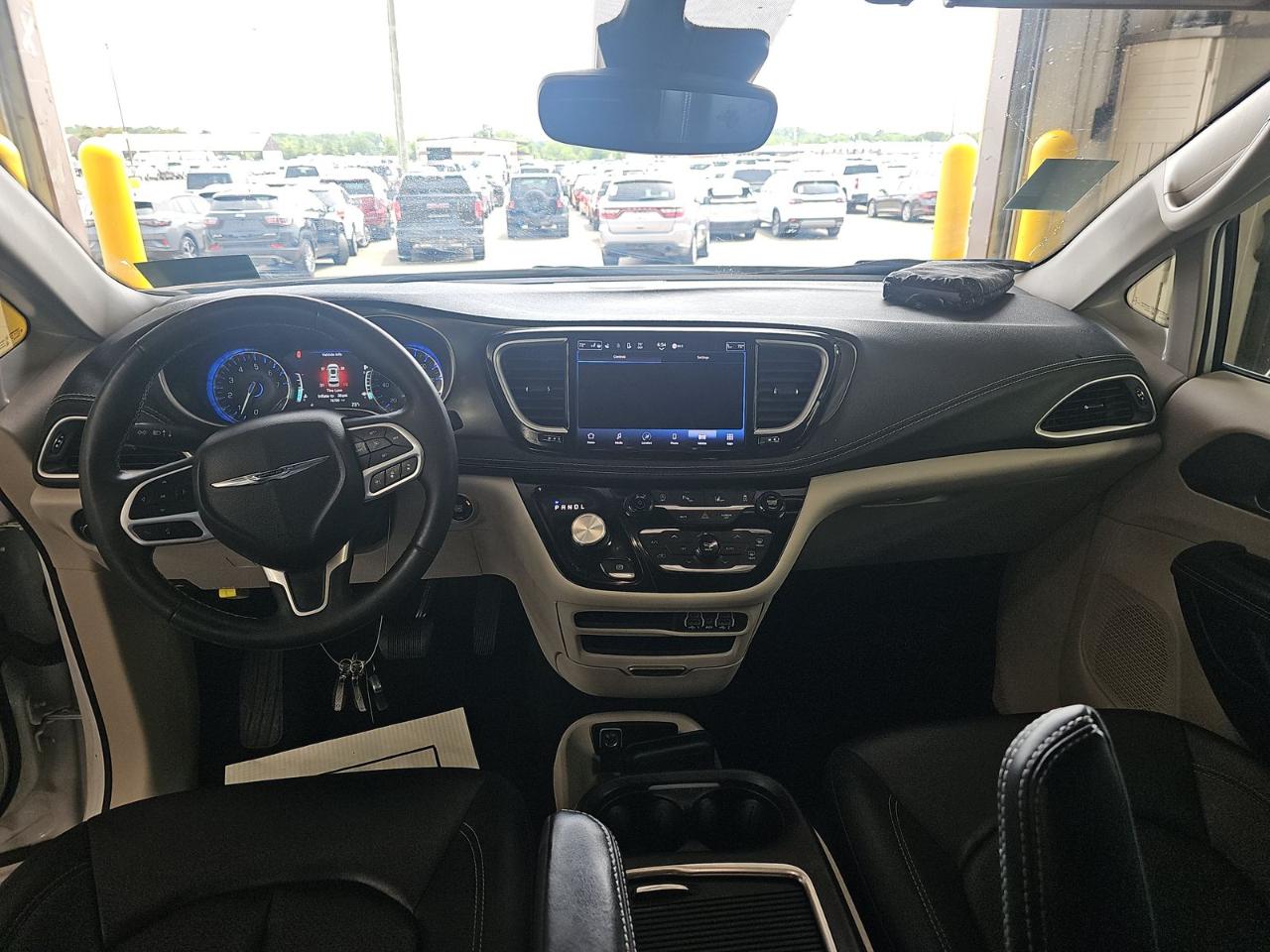 Chrysler Pacifica Touring L FWD 2023