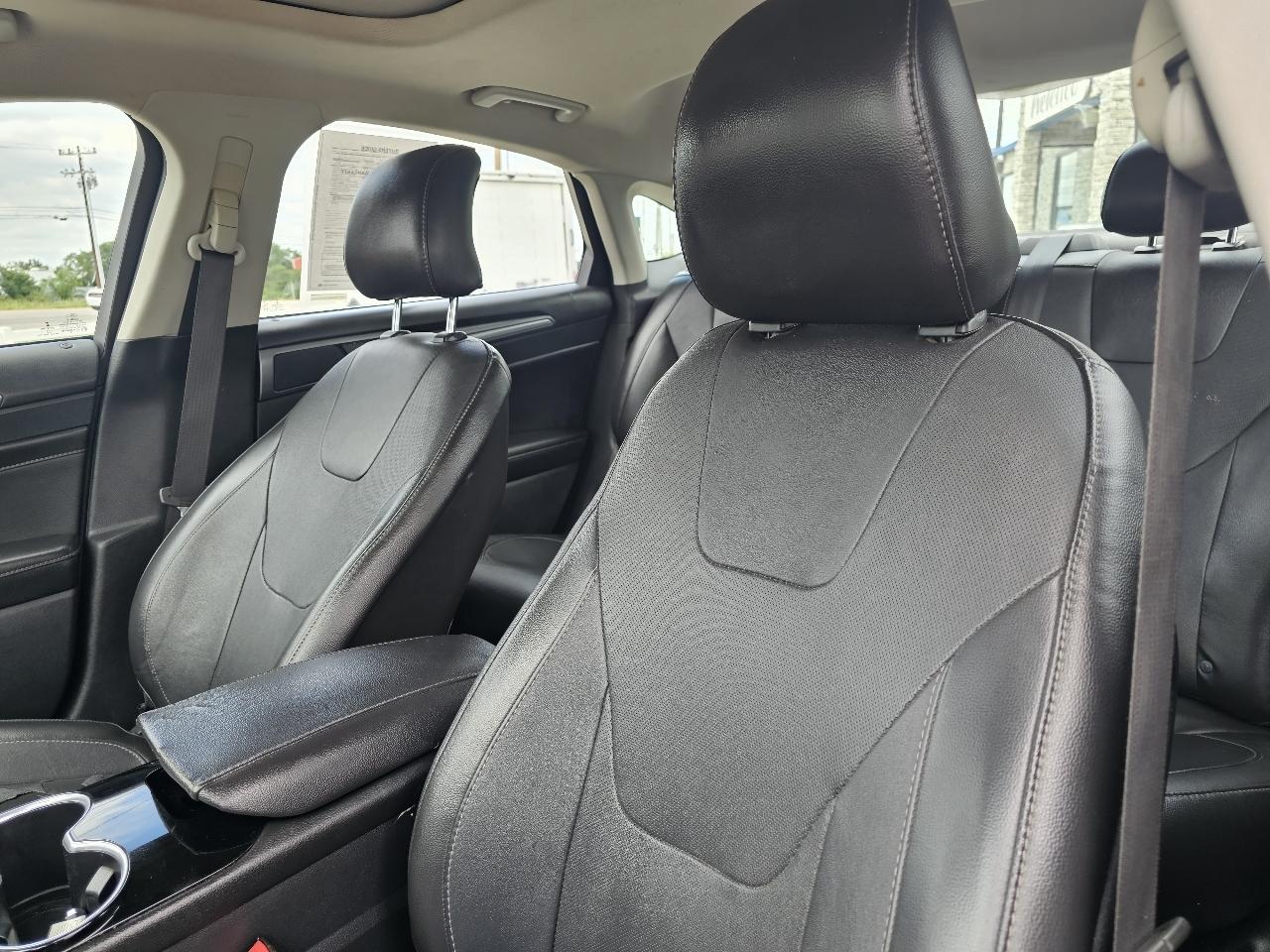 Ford Fusion 4dr Sdn Titanium FWD 2015
