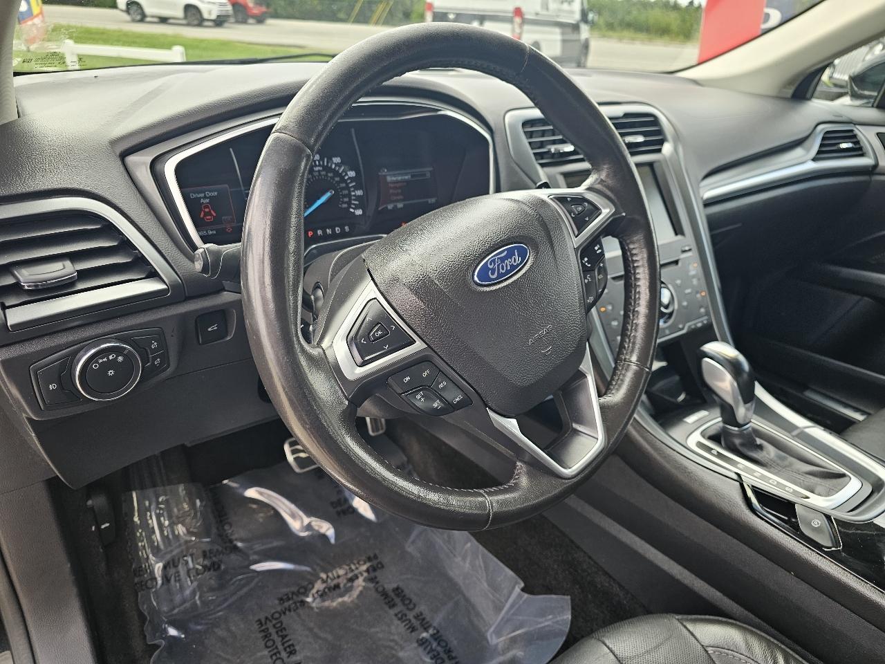 Ford Fusion 4dr Sdn Titanium FWD 2015