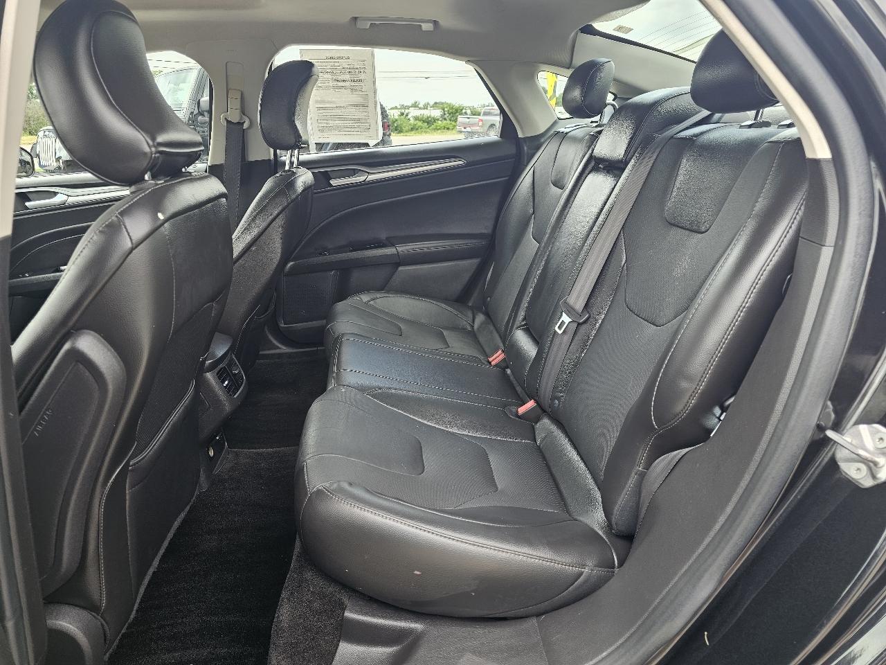 Ford Fusion 4dr Sdn Titanium FWD 2015