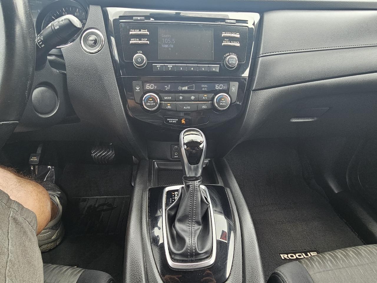Nissan Rogue AWD SV 2017