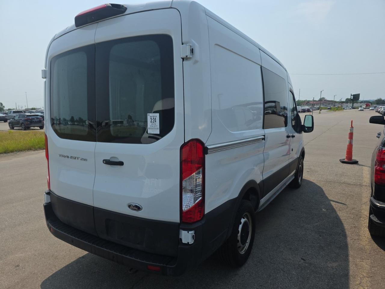 Ford Transit Van T-250 130" Med Rf 9000 GVWR Sliding RH Dr 2019