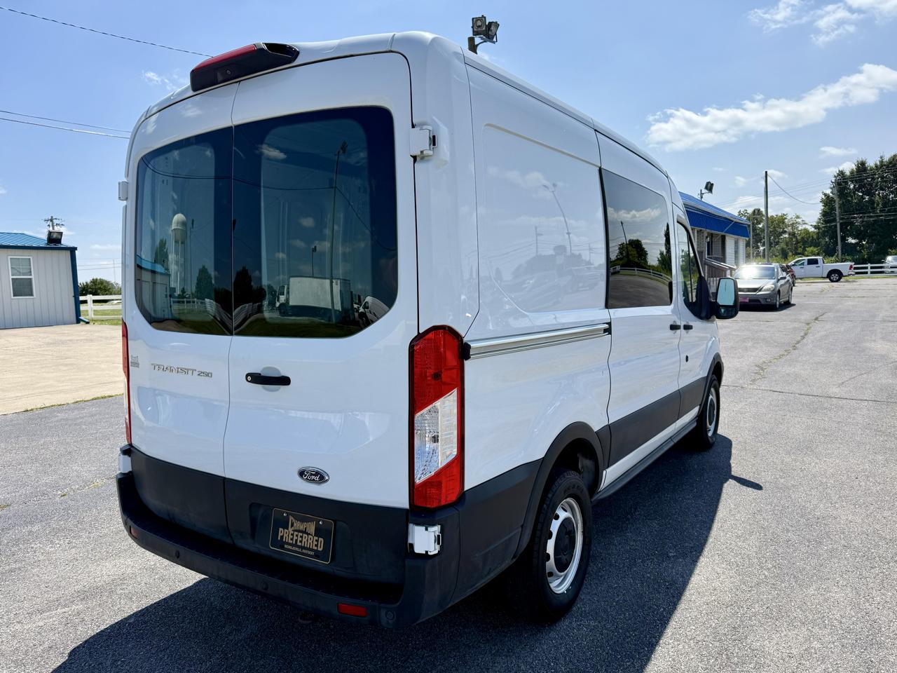Ford Transit Van T-250 130" Med Rf 9000 GVWR Sliding RH Dr 2019