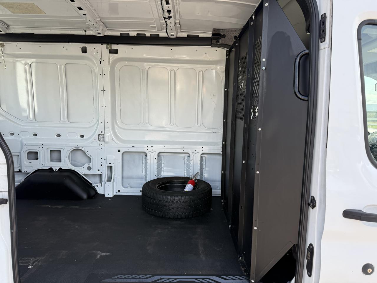 Ford Transit Van T-250 130" Med Rf 9000 GVWR Sliding RH Dr 2019