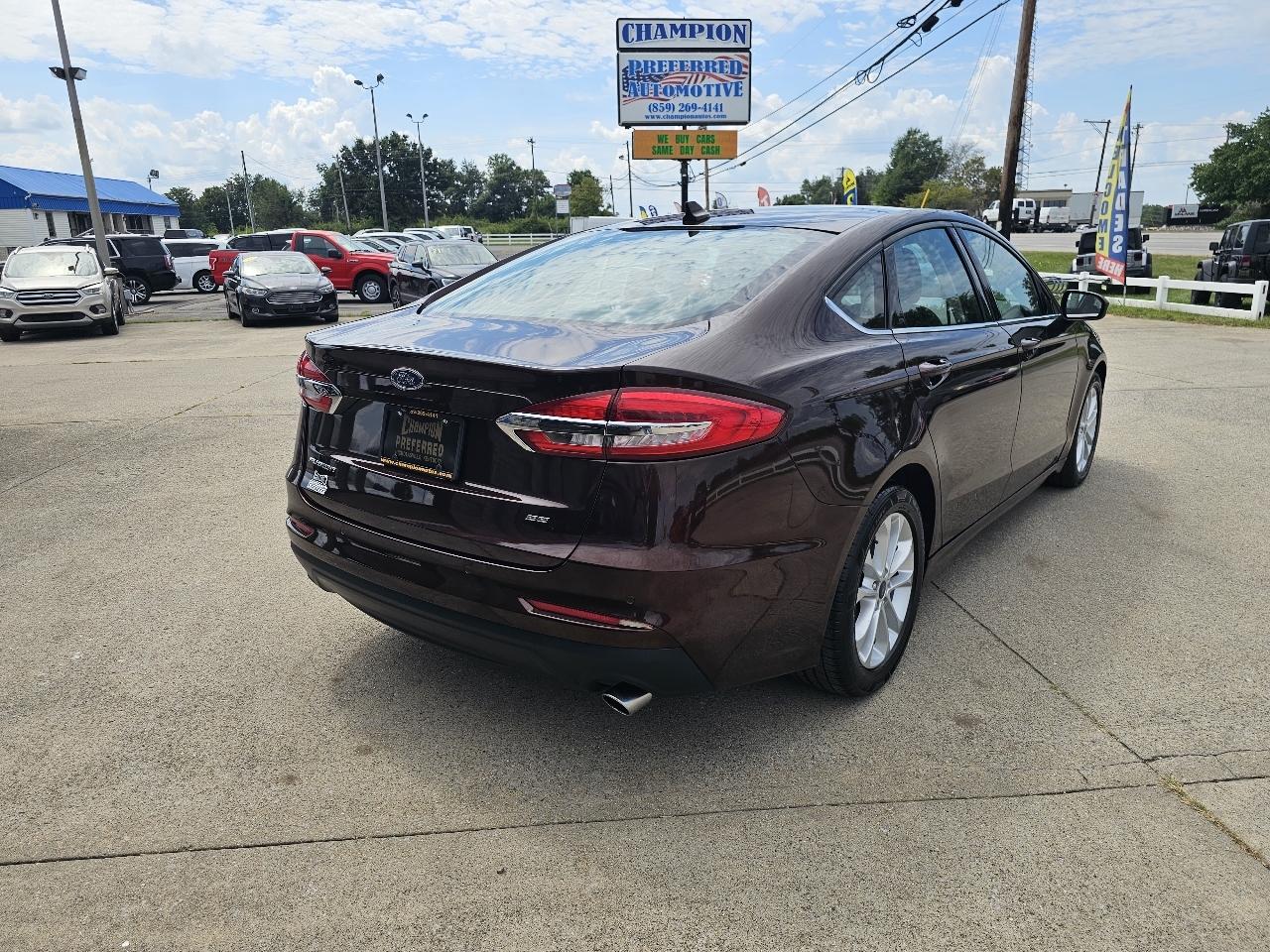 Ford Fusion SE FWD 2019