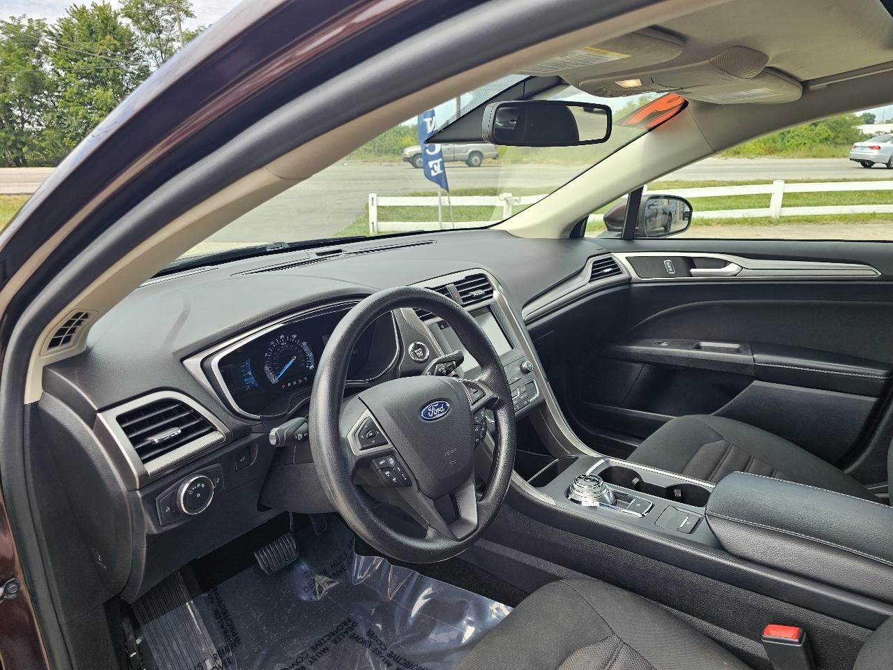 Ford Fusion SE FWD 2019