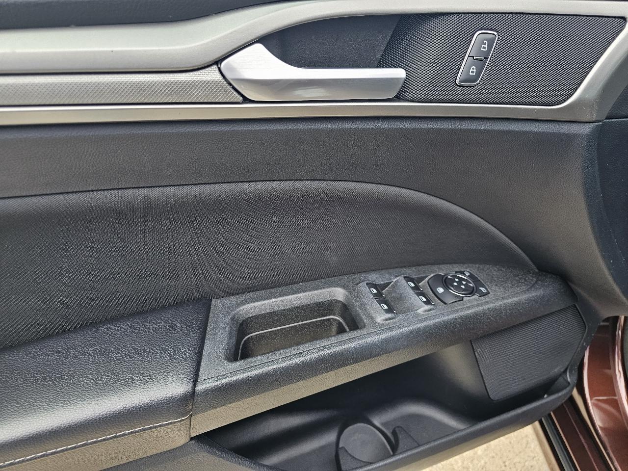 Ford Fusion SE FWD 2019