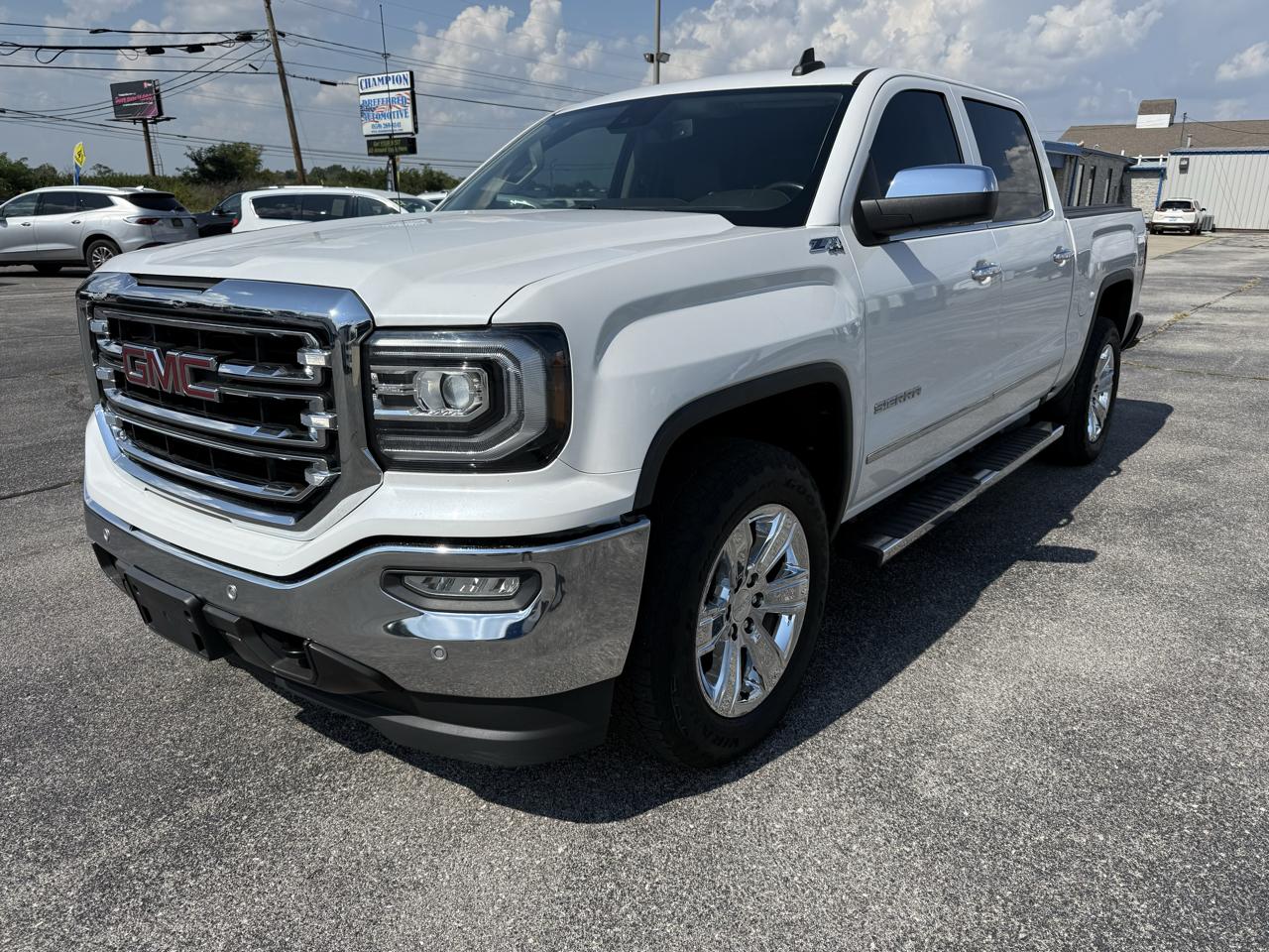GMC Sierra 1500 4WD Crew Cab 143.5" SLT 2018