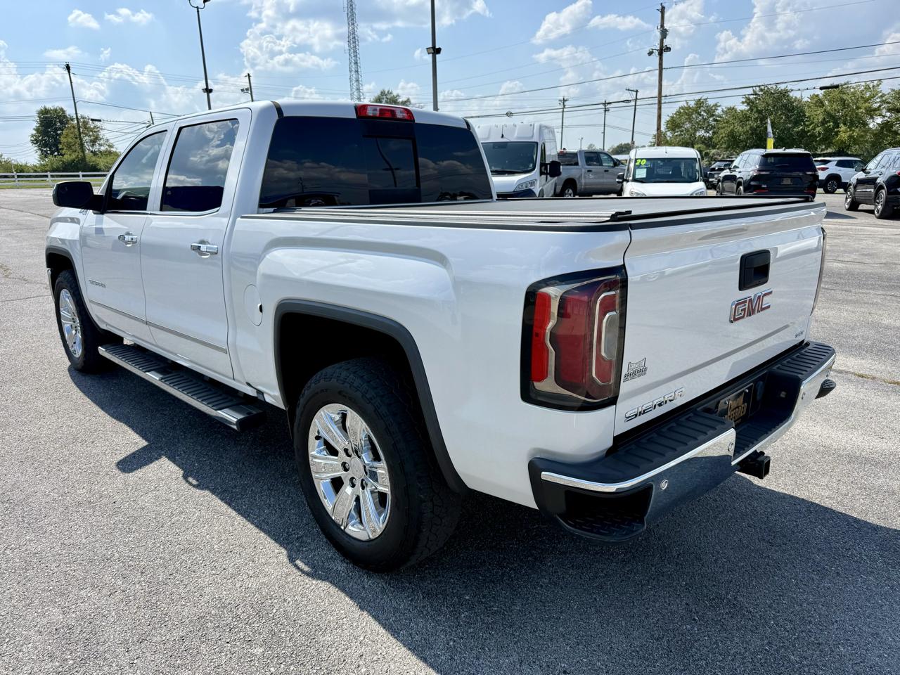GMC Sierra 1500 4WD Crew Cab 143.5" SLT 2018
