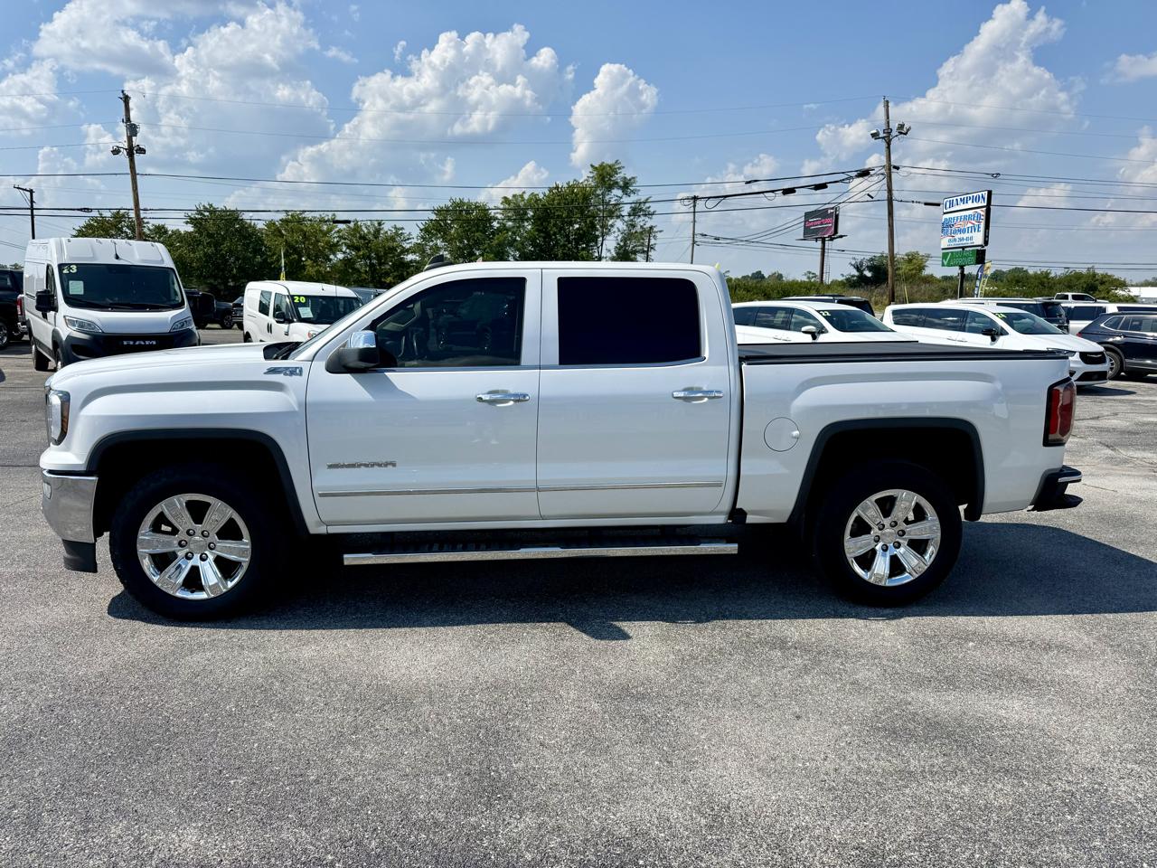 GMC Sierra 1500 4WD Crew Cab 143.5" SLT 2018