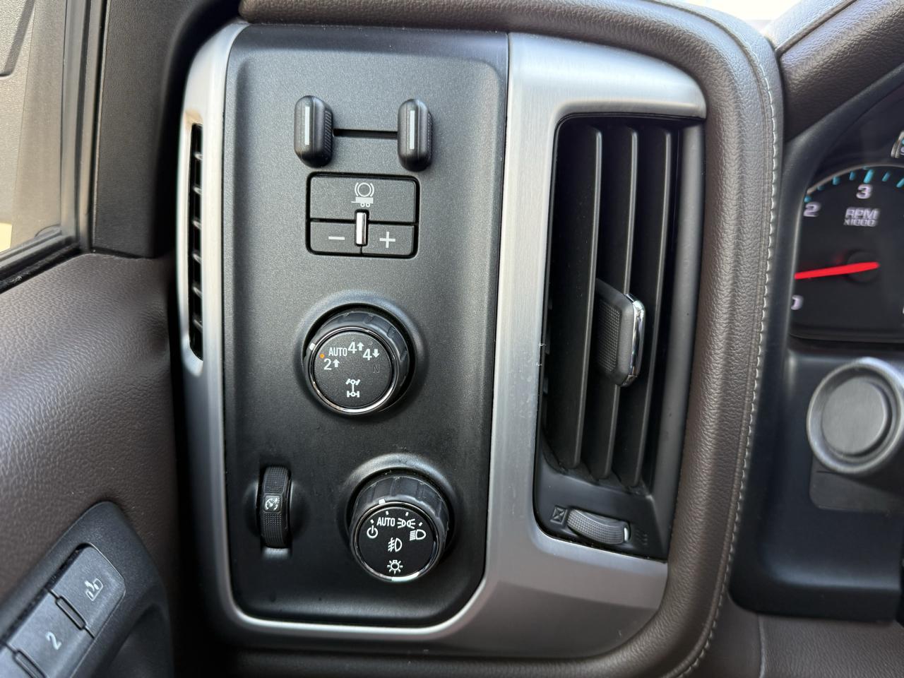 GMC Sierra 1500 4WD Crew Cab 143.5" SLT 2018