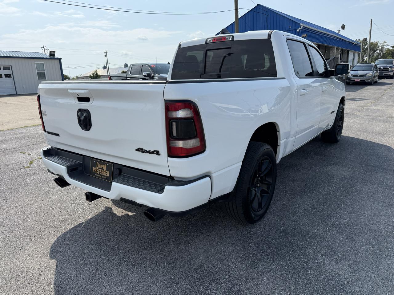 RAM 1500 Big Horn 4x4 Crew Cab 5'7" Box 2020