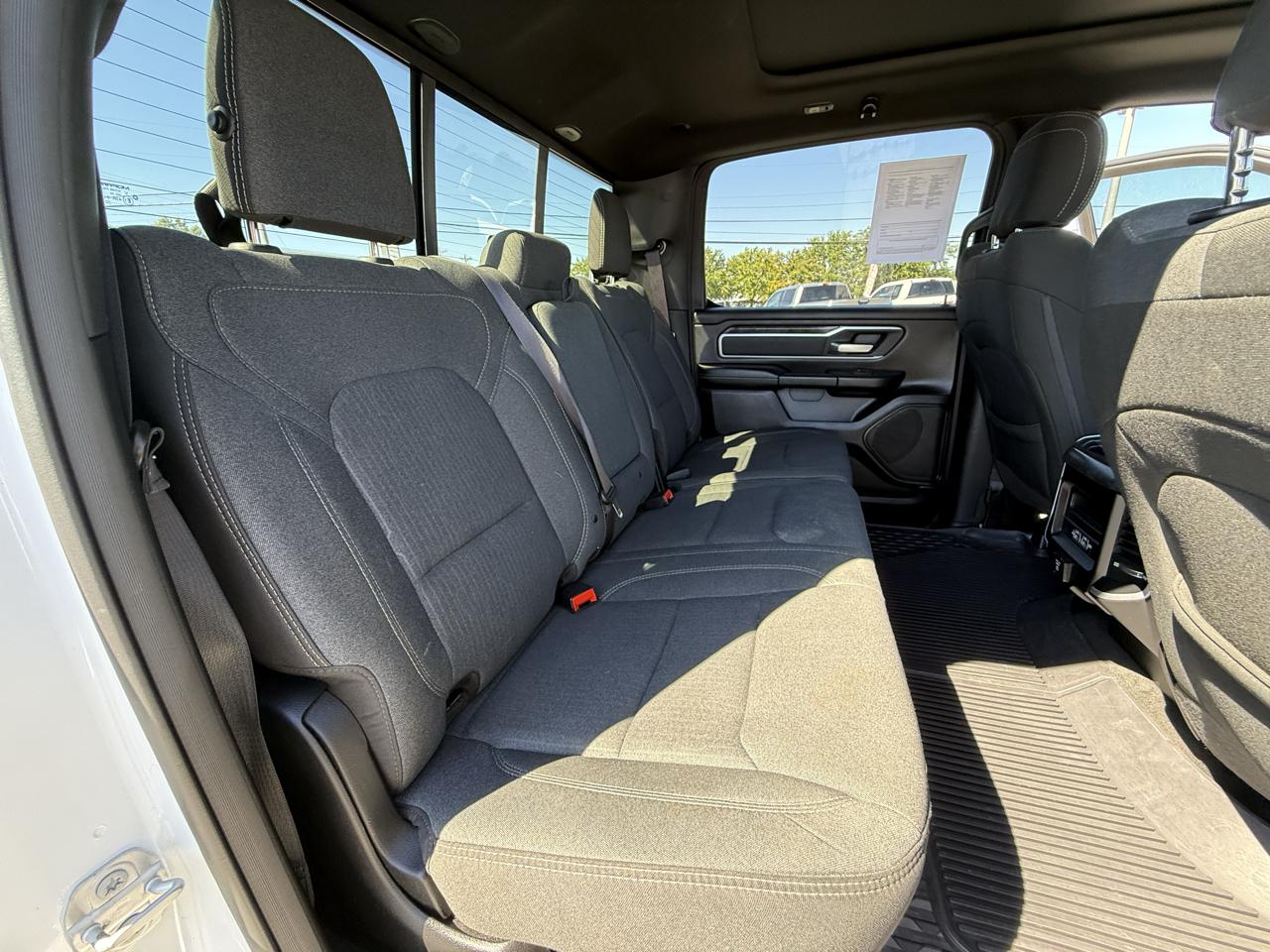 RAM 1500 Big Horn 4x4 Crew Cab 5'7" Box 2020