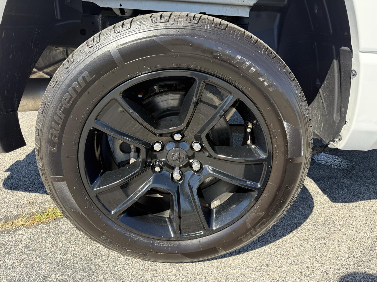 RAM 1500 Big Horn 4x4 Crew Cab 5'7" Box 2020