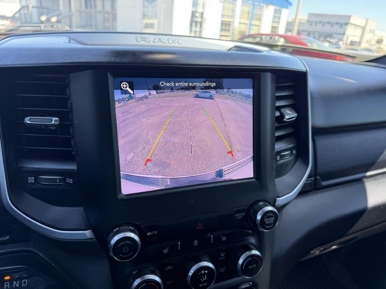 RAM 1500 Big Horn 4x4 Crew Cab 5'7" Box 2020