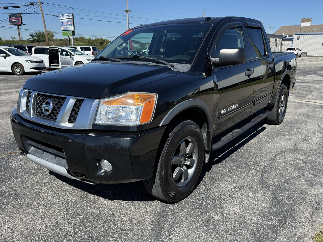 Nissan Titan 4WD Crew Cab SWB PRO-4X 2014