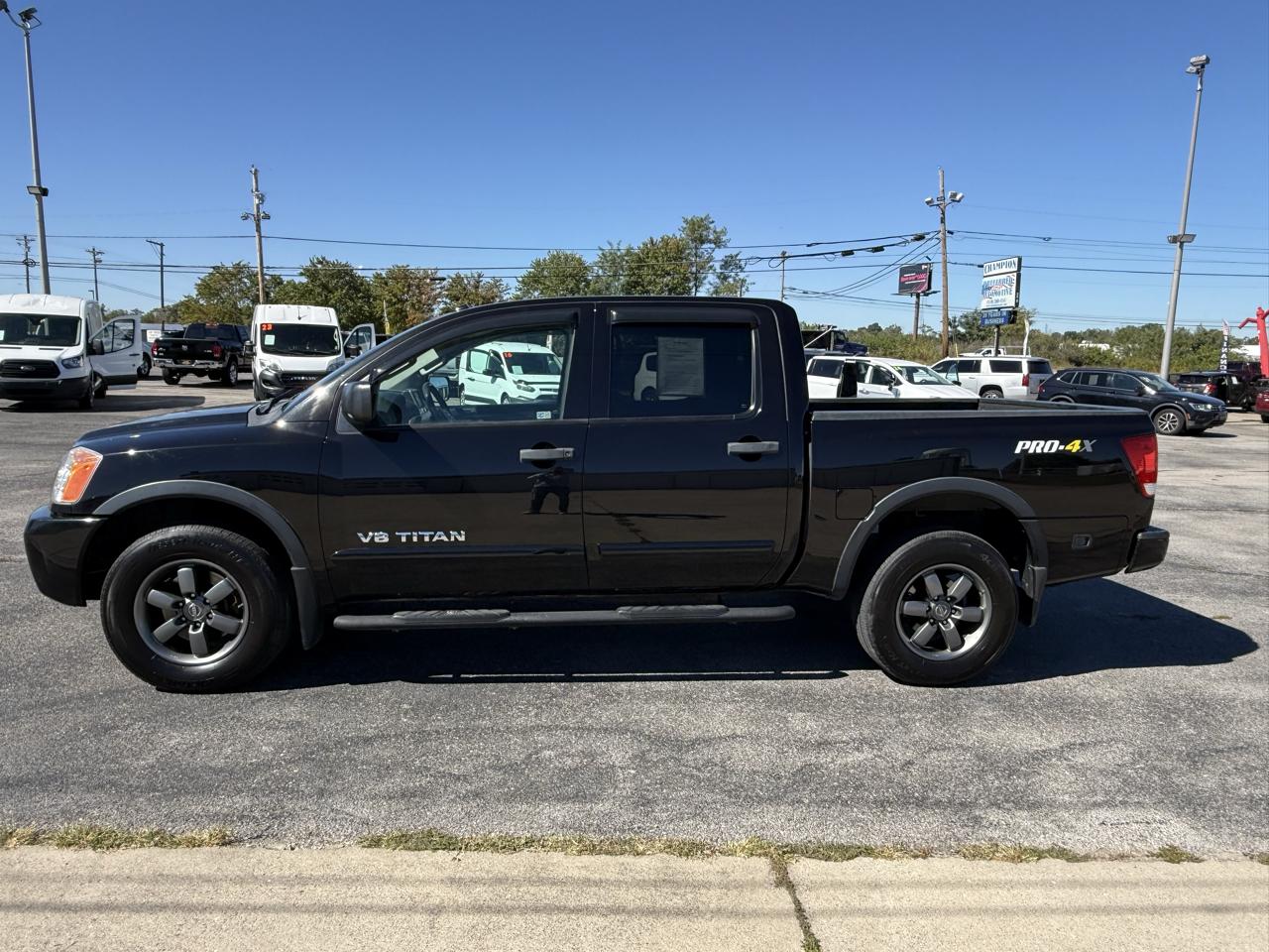Nissan Titan 4WD Crew Cab SWB PRO-4X 2014
