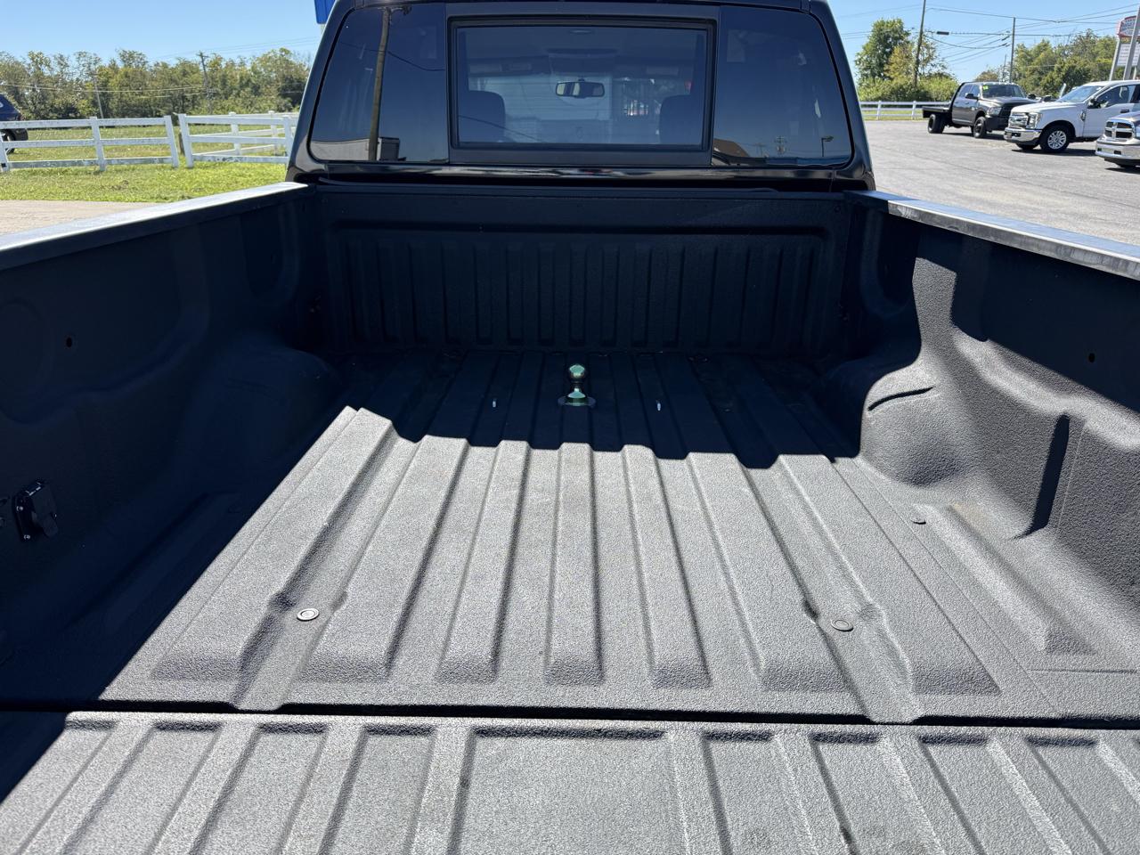 Nissan Titan 4WD Crew Cab SWB PRO-4X 2014