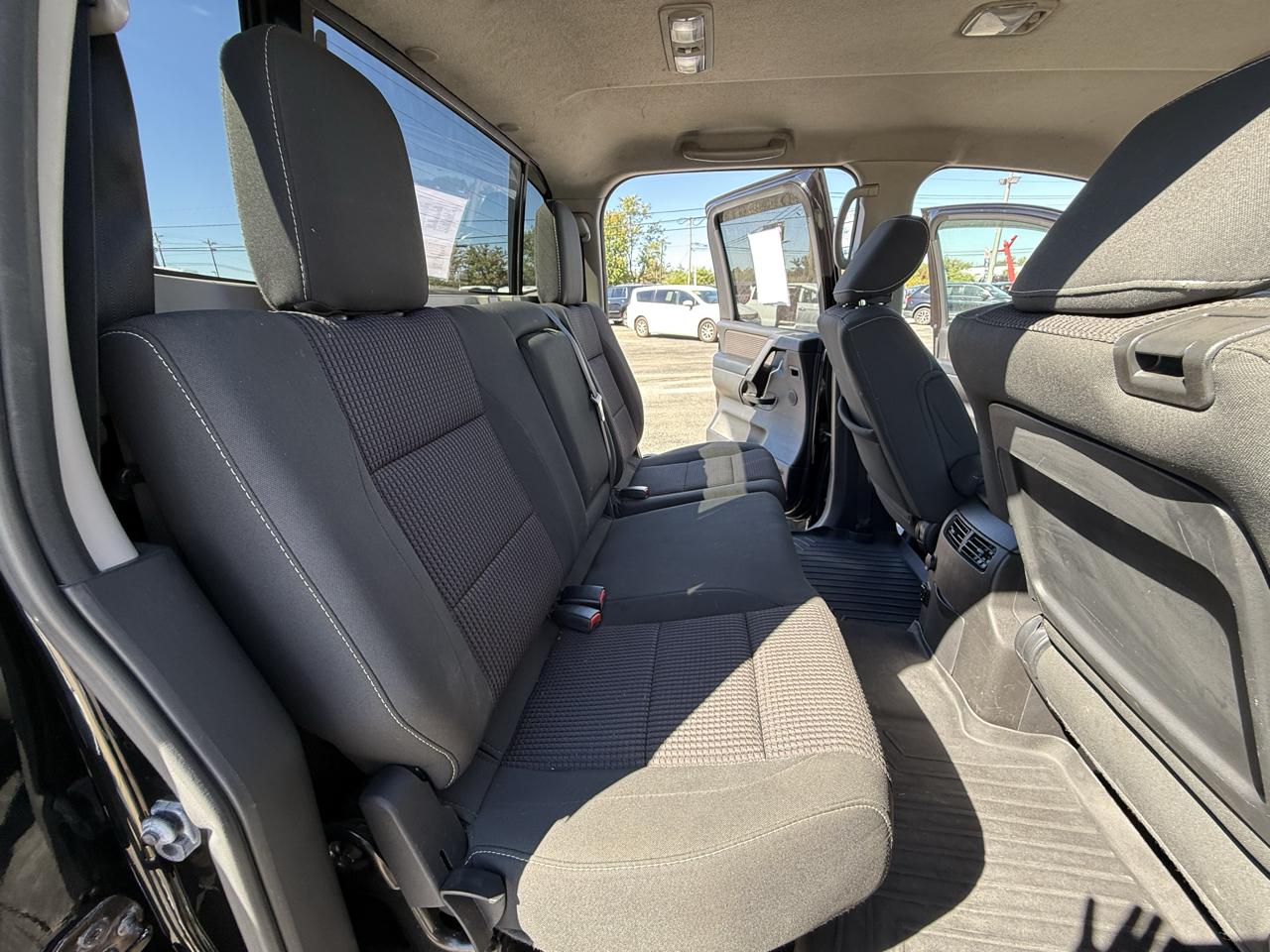 Nissan Titan 4WD Crew Cab SWB PRO-4X 2014