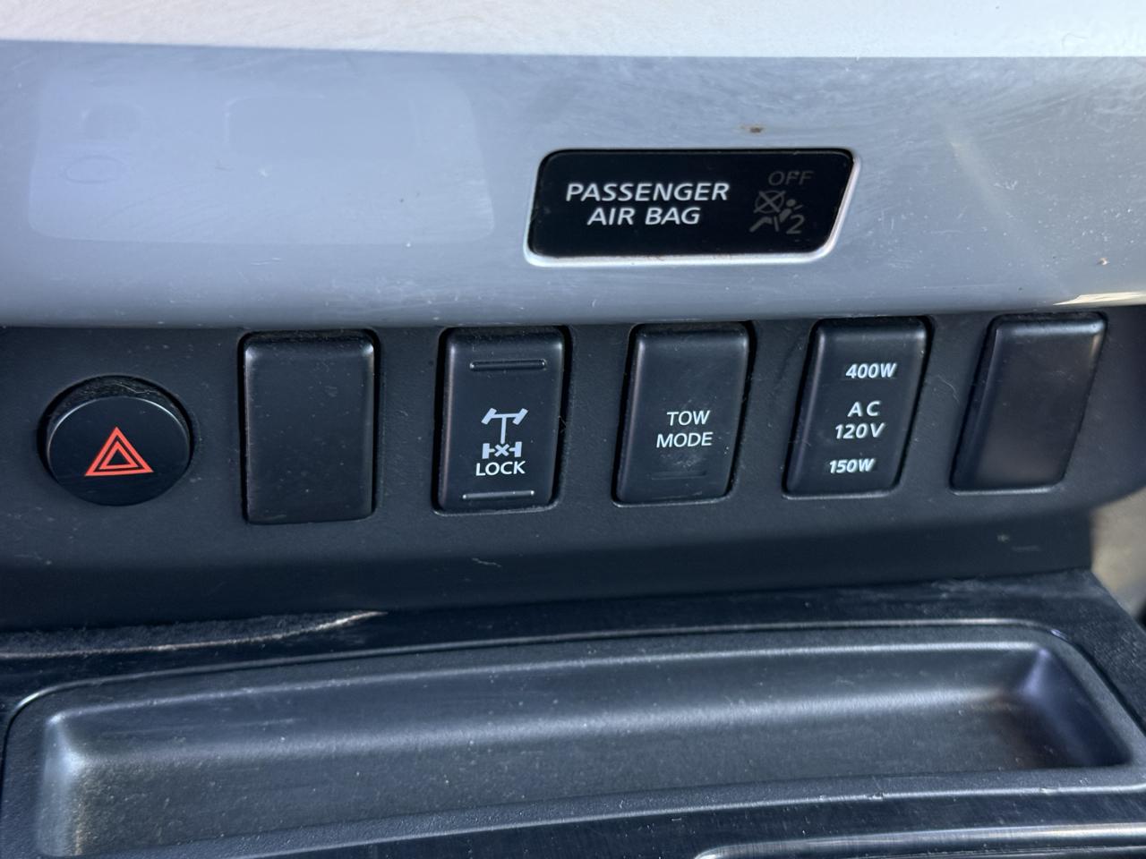 Nissan Titan 4WD Crew Cab SWB PRO-4X 2014