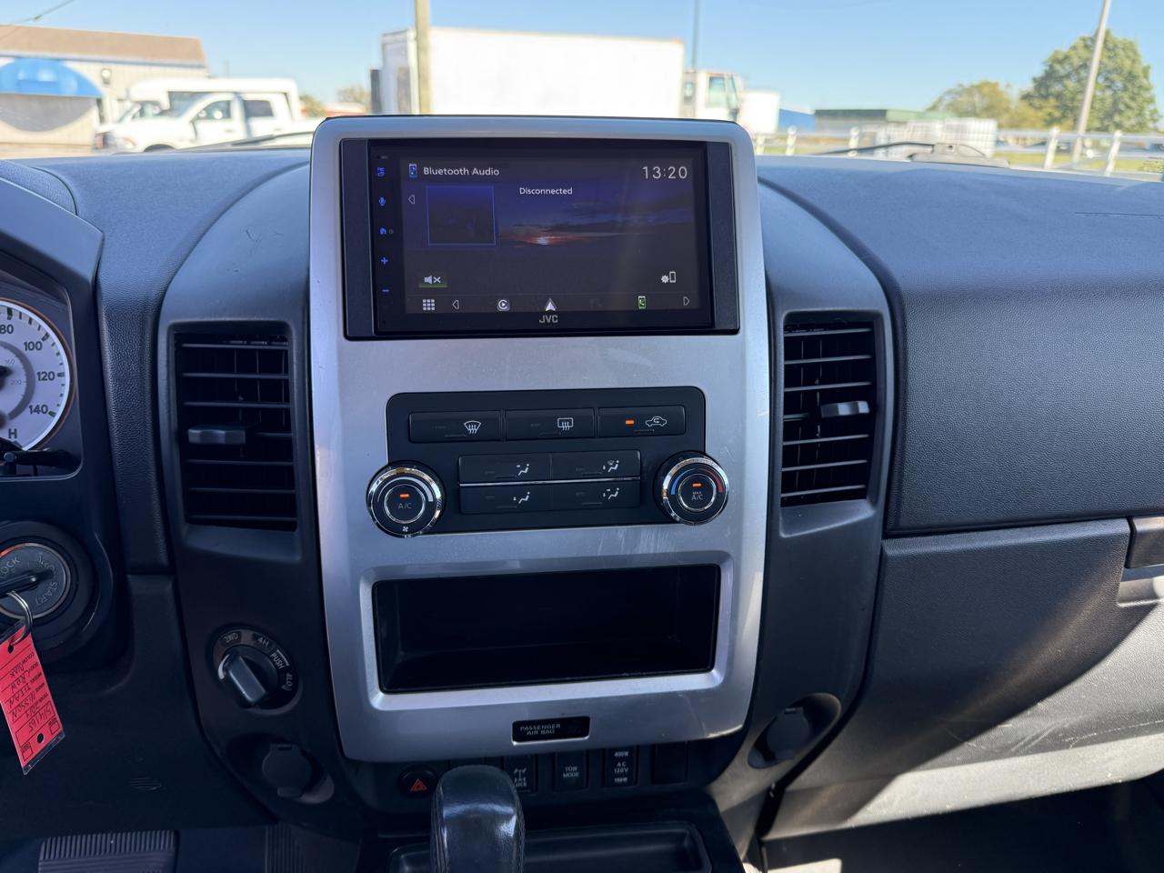 Nissan Titan 4WD Crew Cab SWB PRO-4X 2014