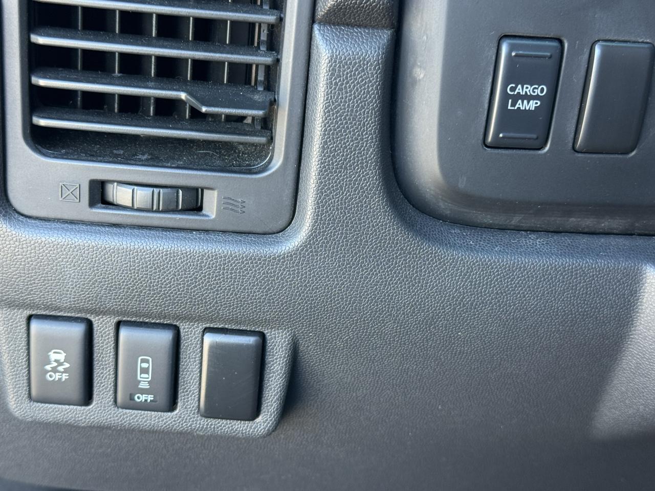 Nissan Titan 4WD Crew Cab SWB PRO-4X 2014