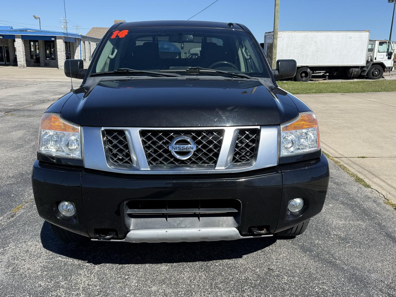 Nissan Titan 4WD Crew Cab SWB PRO-4X 2014