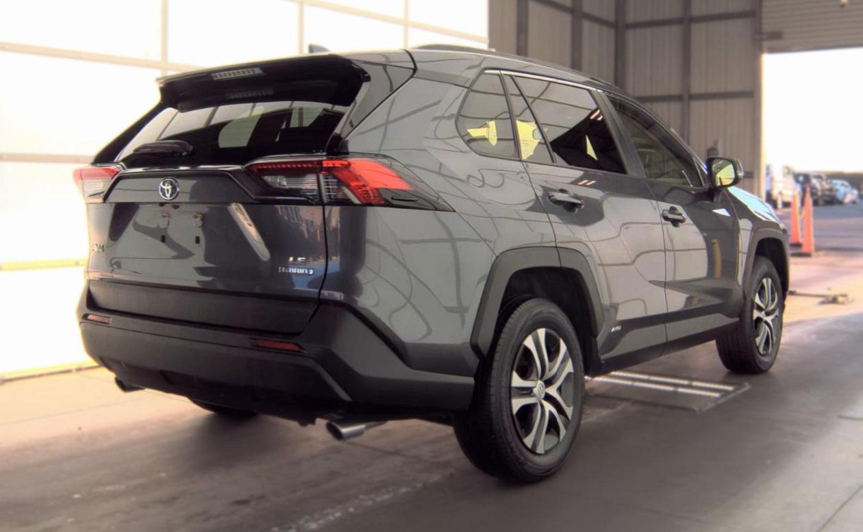 Toyota RAV4 Hybrid LE AWD (Natl) 2023