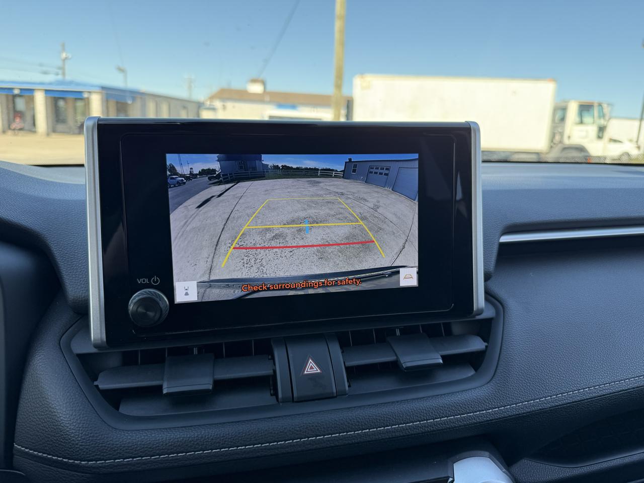 Toyota RAV4 Hybrid LE AWD (Natl) 2023