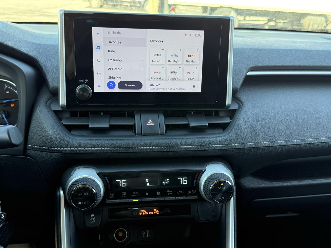 Toyota RAV4 Hybrid LE AWD (Natl) 2023