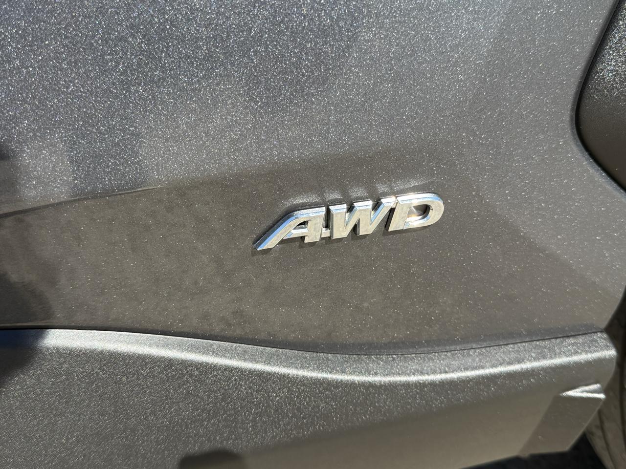 Toyota RAV4 Hybrid LE AWD (Natl) 2023