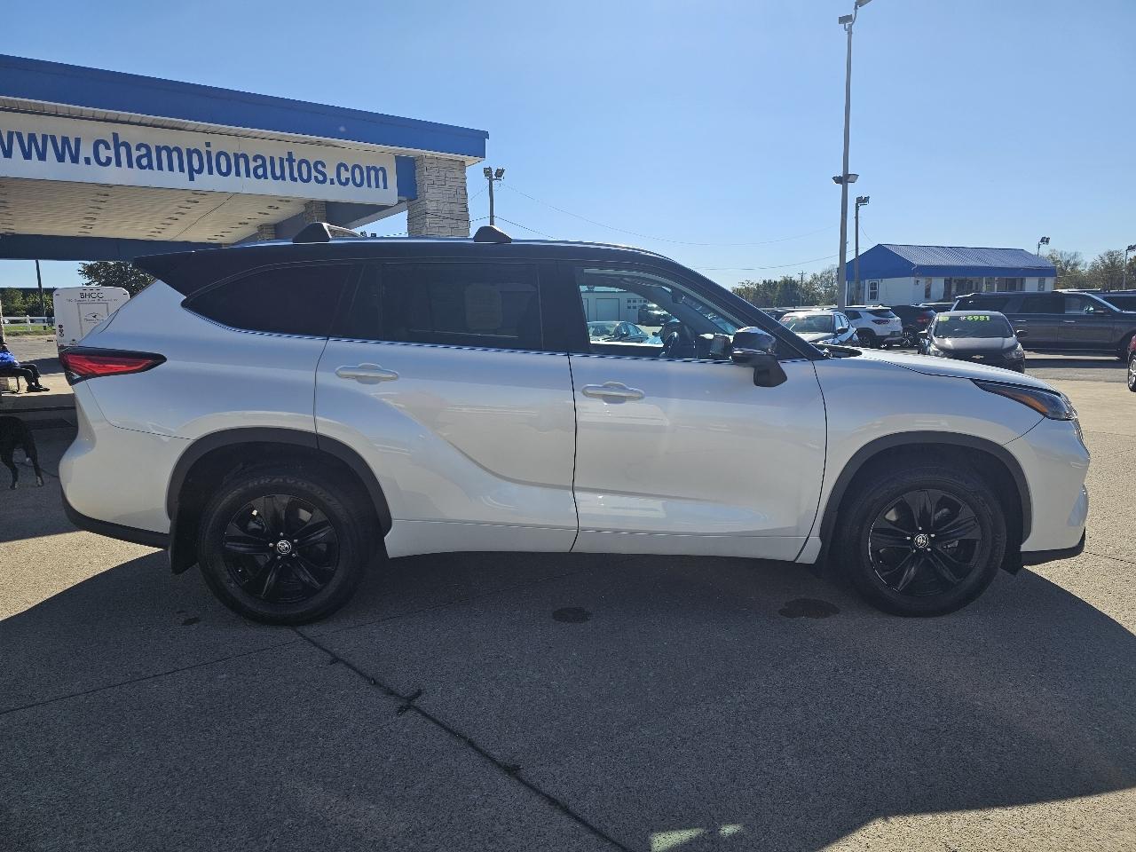 Toyota Highlander XLE AWD (Natl) 2021