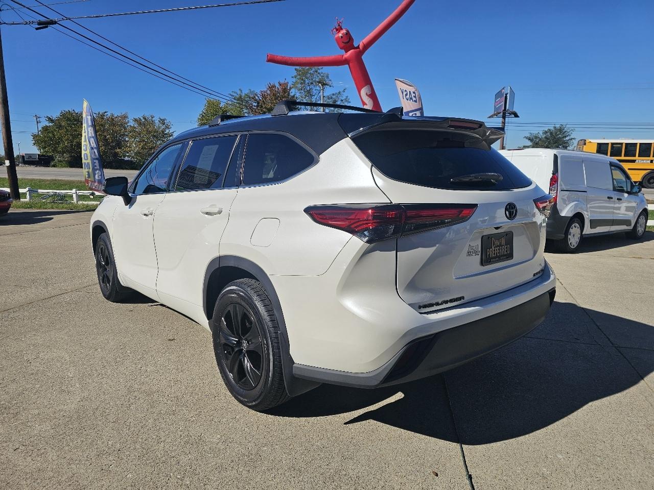 Toyota Highlander XLE AWD (Natl) 2021