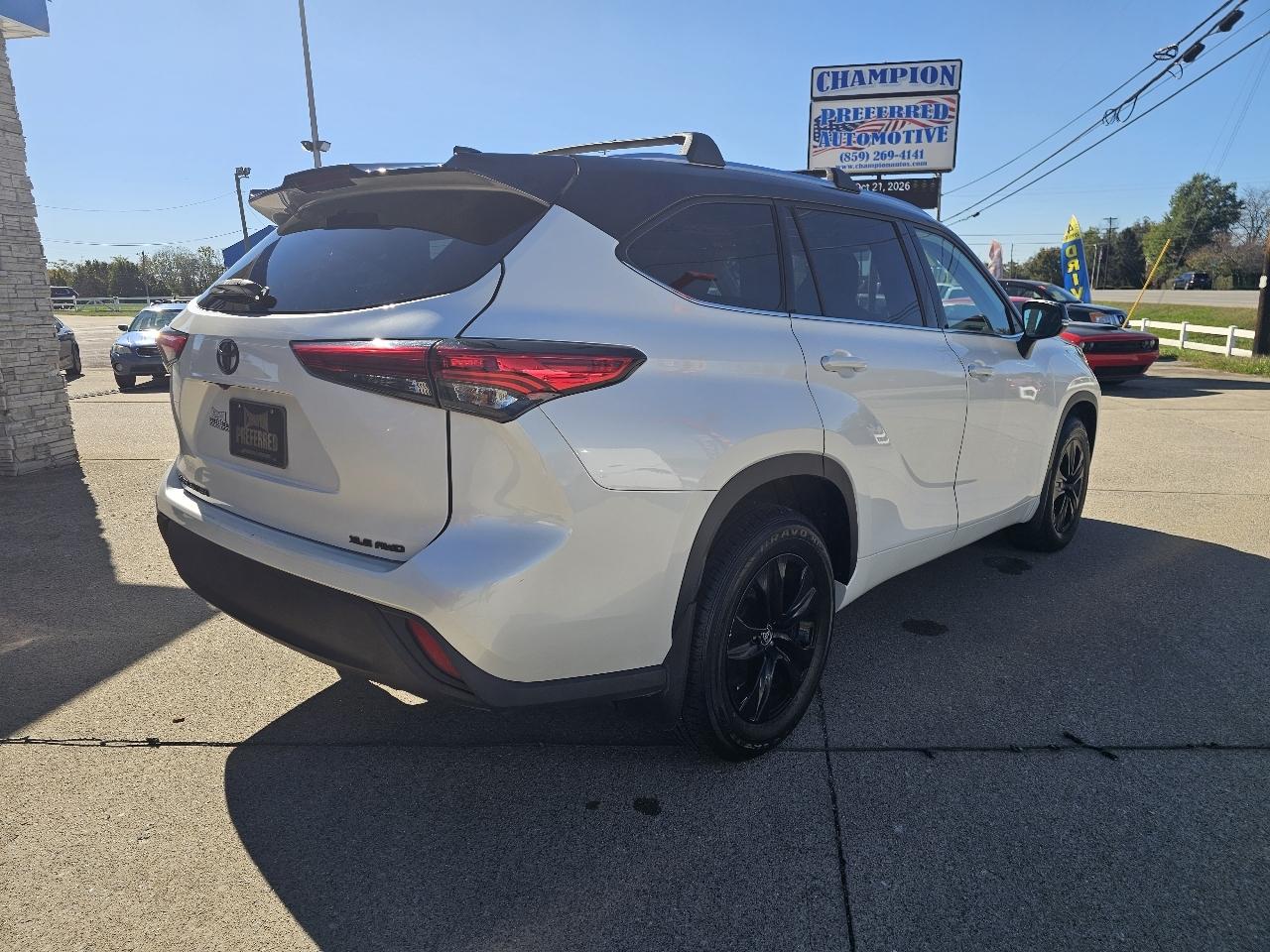 Toyota Highlander XLE AWD (Natl) 2021