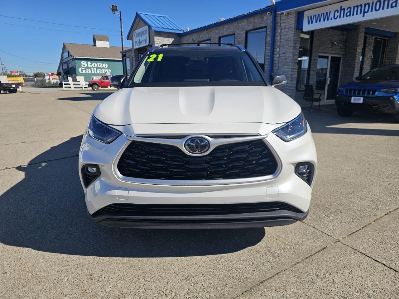 Toyota Highlander XLE AWD (Natl) 2021