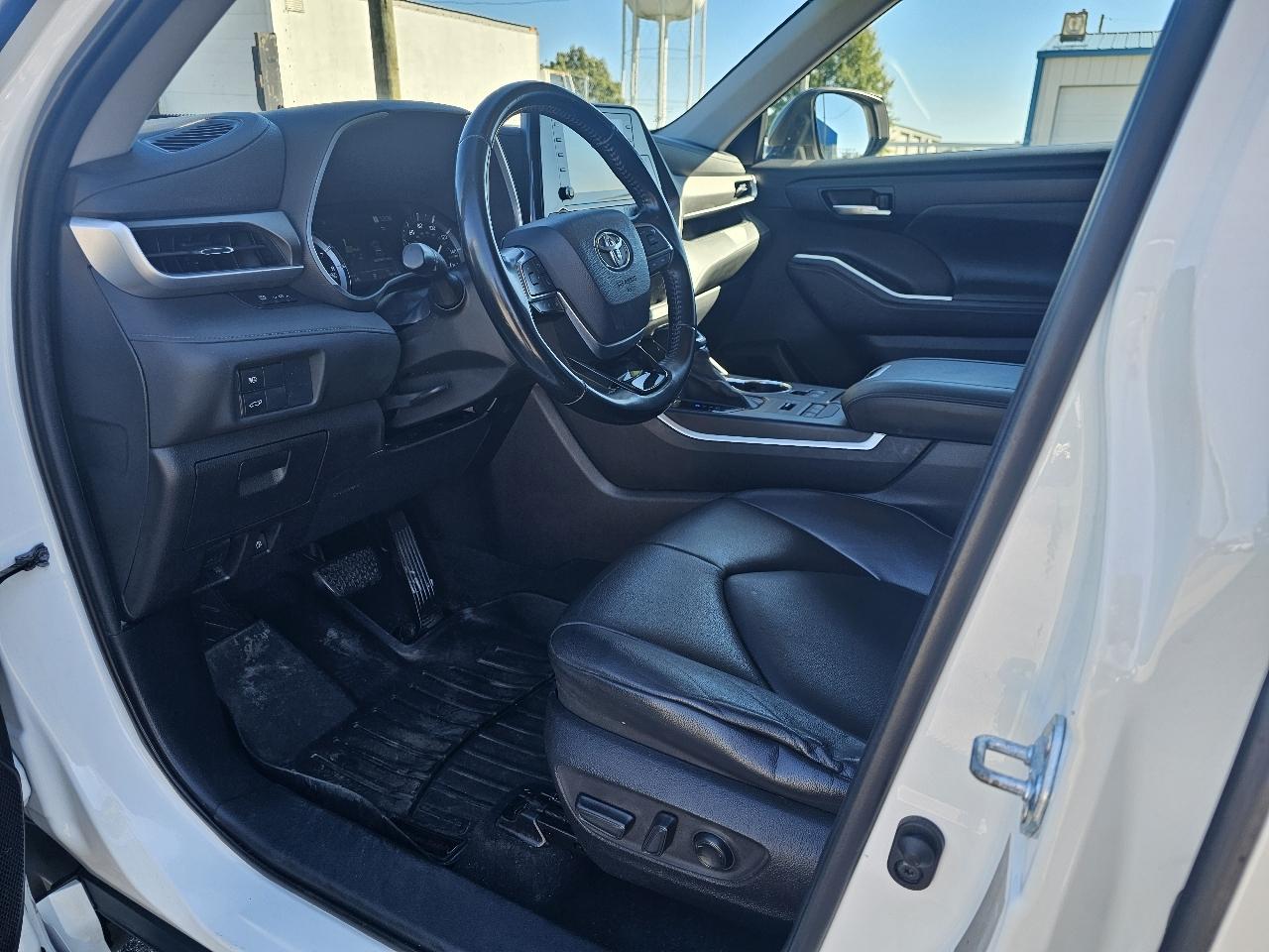 Toyota Highlander XLE AWD (Natl) 2021