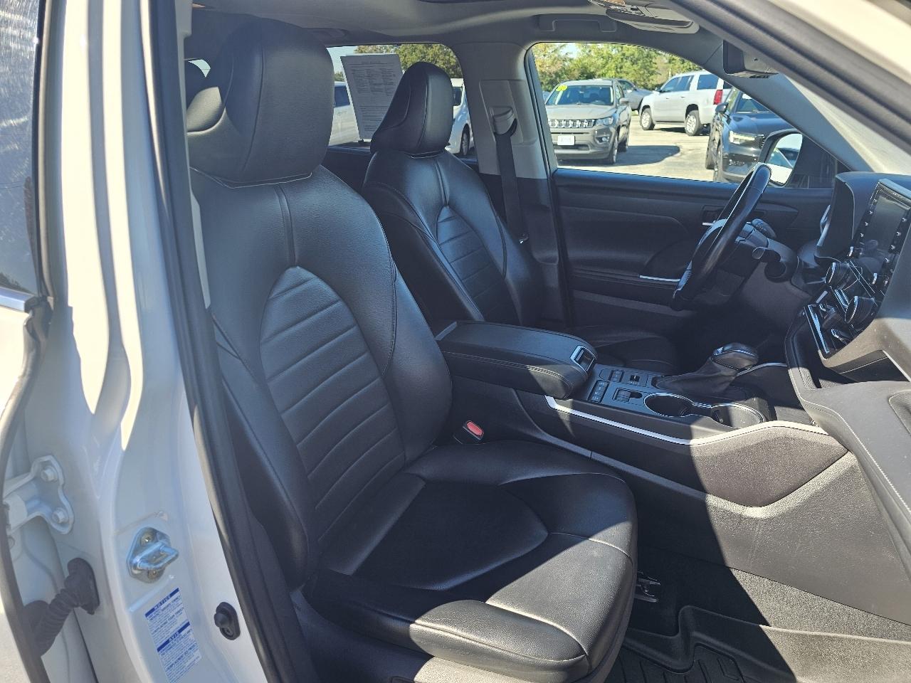 Toyota Highlander XLE AWD (Natl) 2021