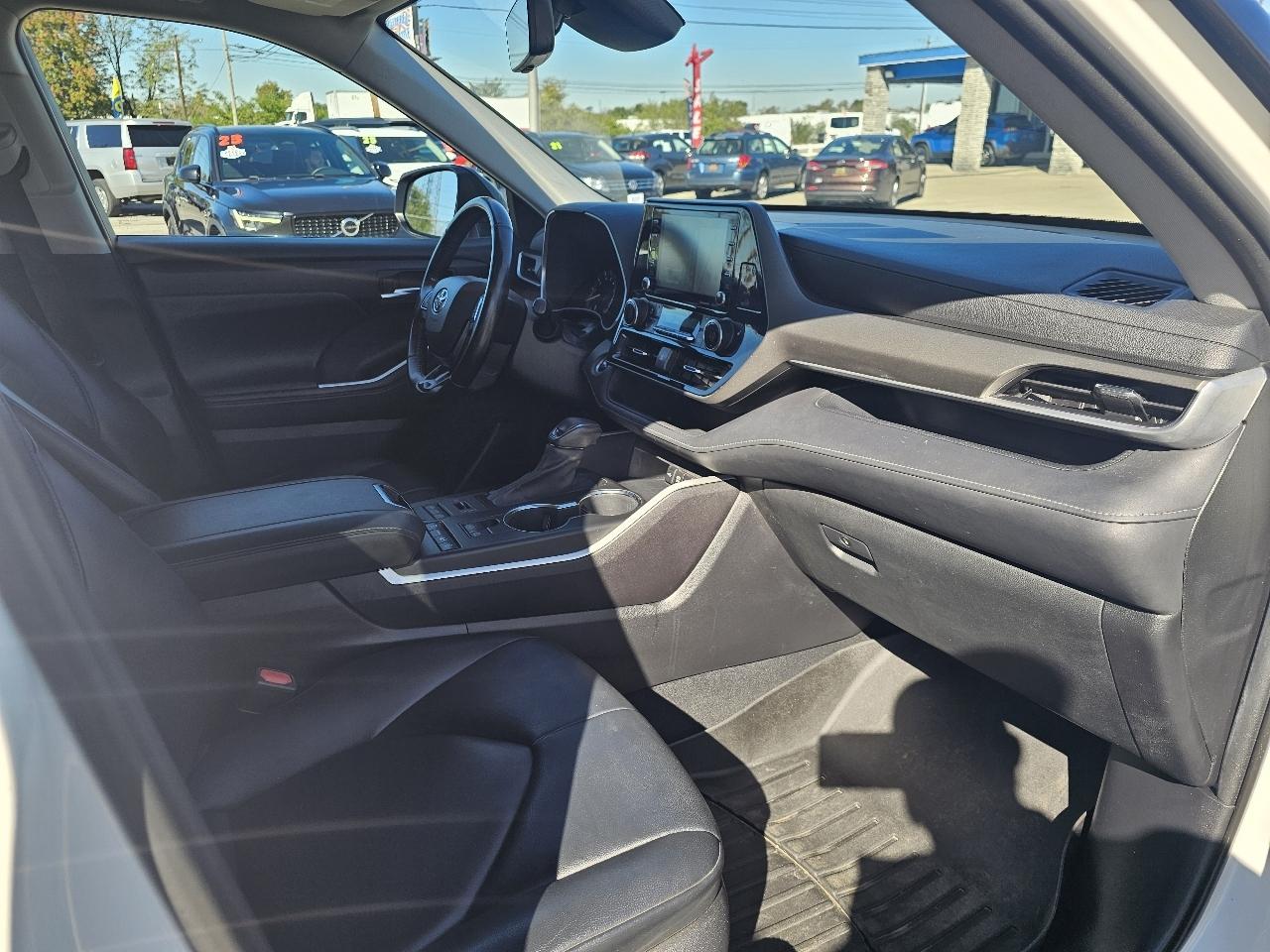 Toyota Highlander XLE AWD (Natl) 2021