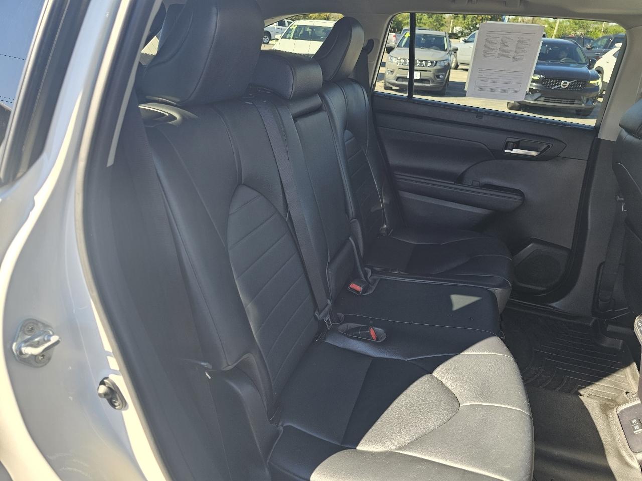 Toyota Highlander XLE AWD (Natl) 2021