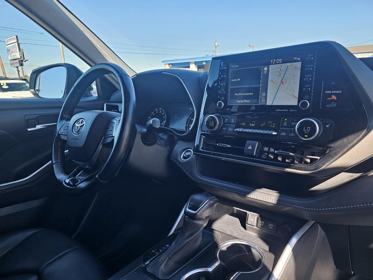 Toyota Highlander XLE AWD (Natl) 2021