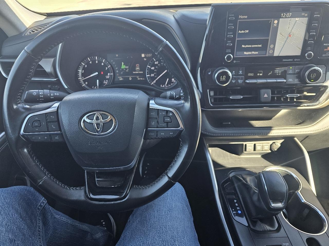 Toyota Highlander XLE AWD (Natl) 2021