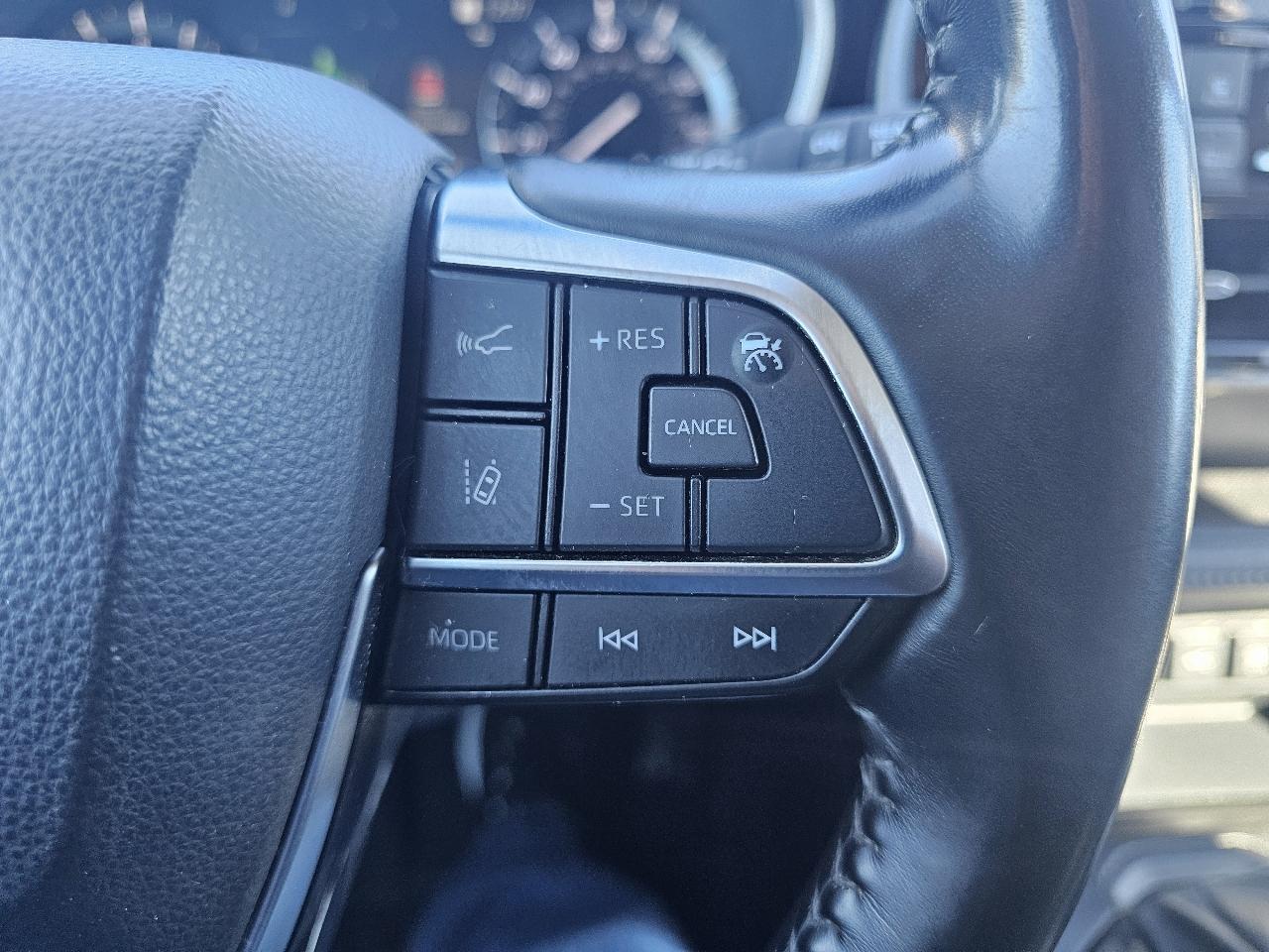 Toyota Highlander XLE AWD (Natl) 2021