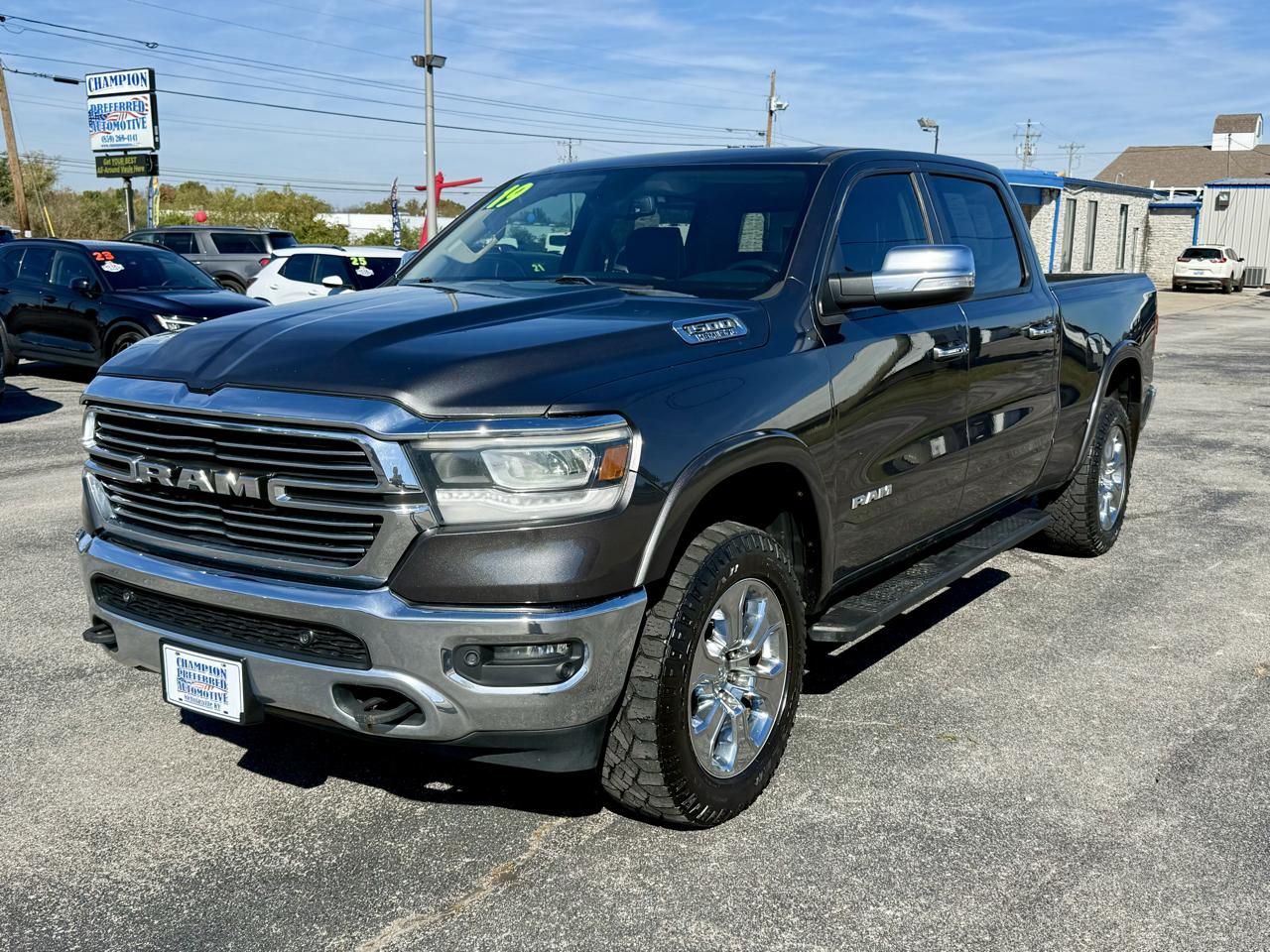 RAM 1500 Laramie 4x4 Crew Cab 6'4" Box 2019