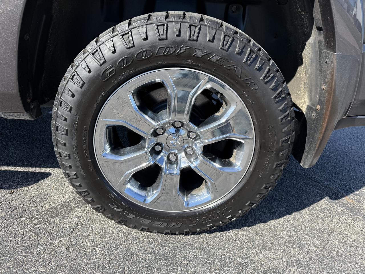 RAM 1500 Laramie 4x4 Crew Cab 6'4" Box 2019