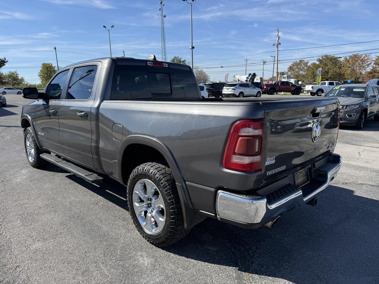 RAM 1500 Laramie 4x4 Crew Cab 6'4" Box 2019