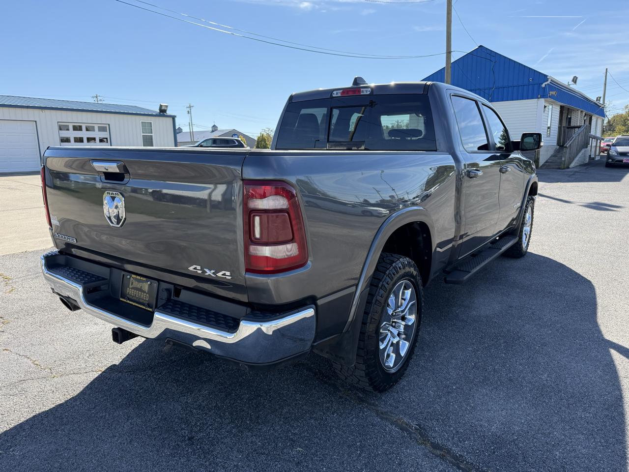 RAM 1500 Laramie 4x4 Crew Cab 6'4" Box 2019