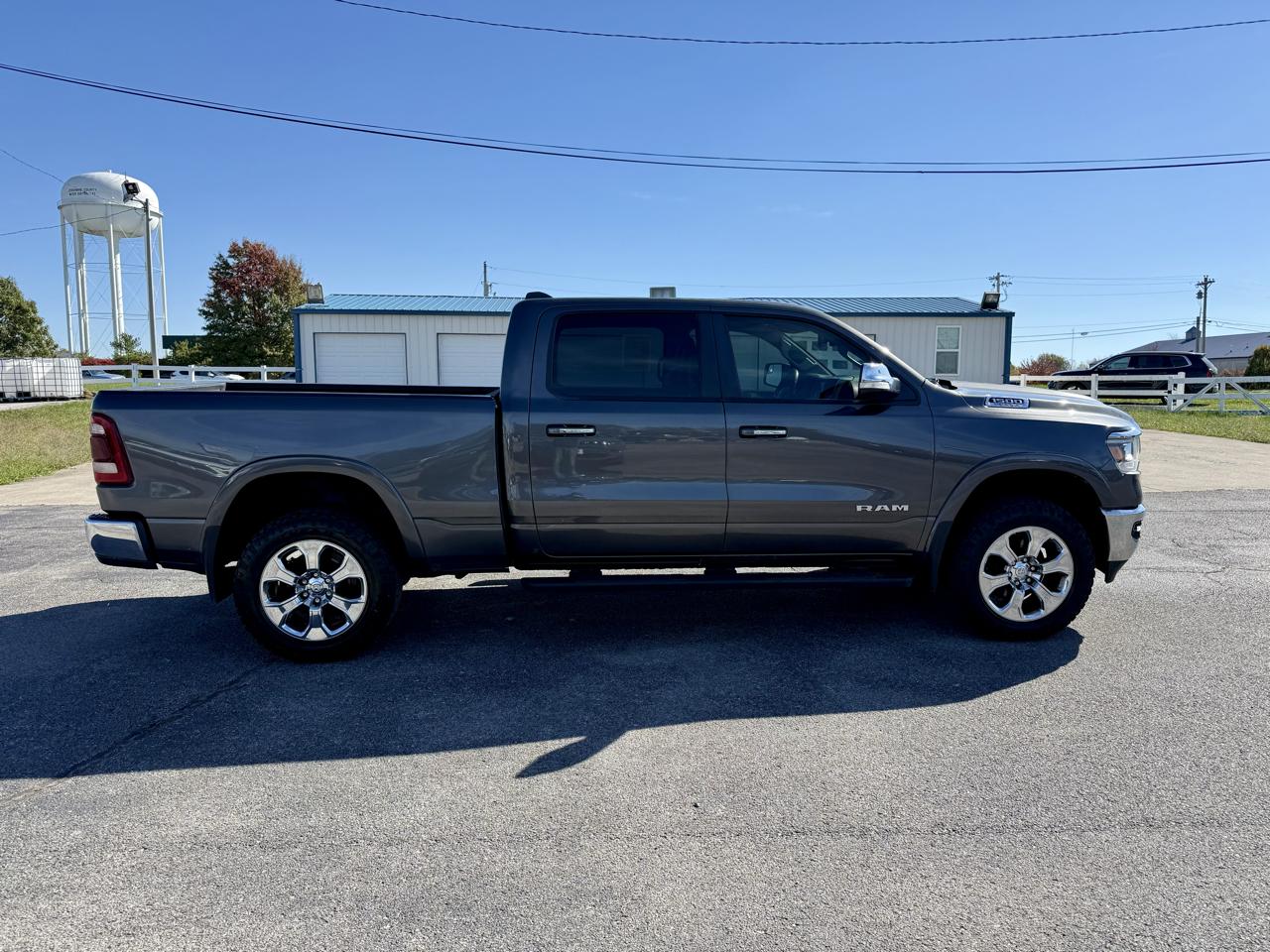 RAM 1500 Laramie 4x4 Crew Cab 6'4" Box 2019