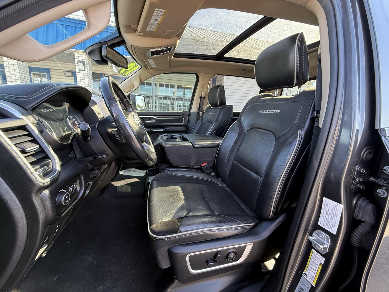 RAM 1500 Laramie 4x4 Crew Cab 6'4" Box 2019