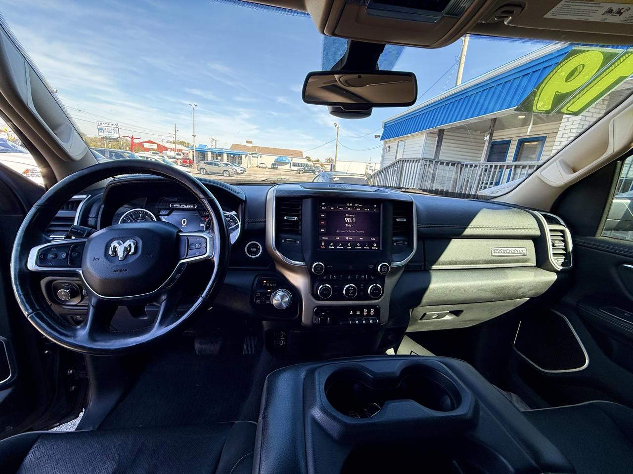 RAM 1500 Laramie 4x4 Crew Cab 6'4" Box 2019