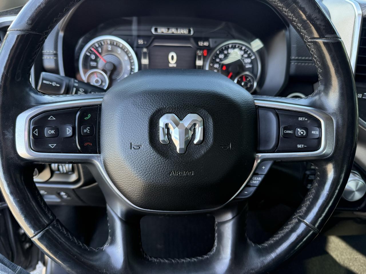 RAM 1500 Laramie 4x4 Crew Cab 6'4" Box 2019